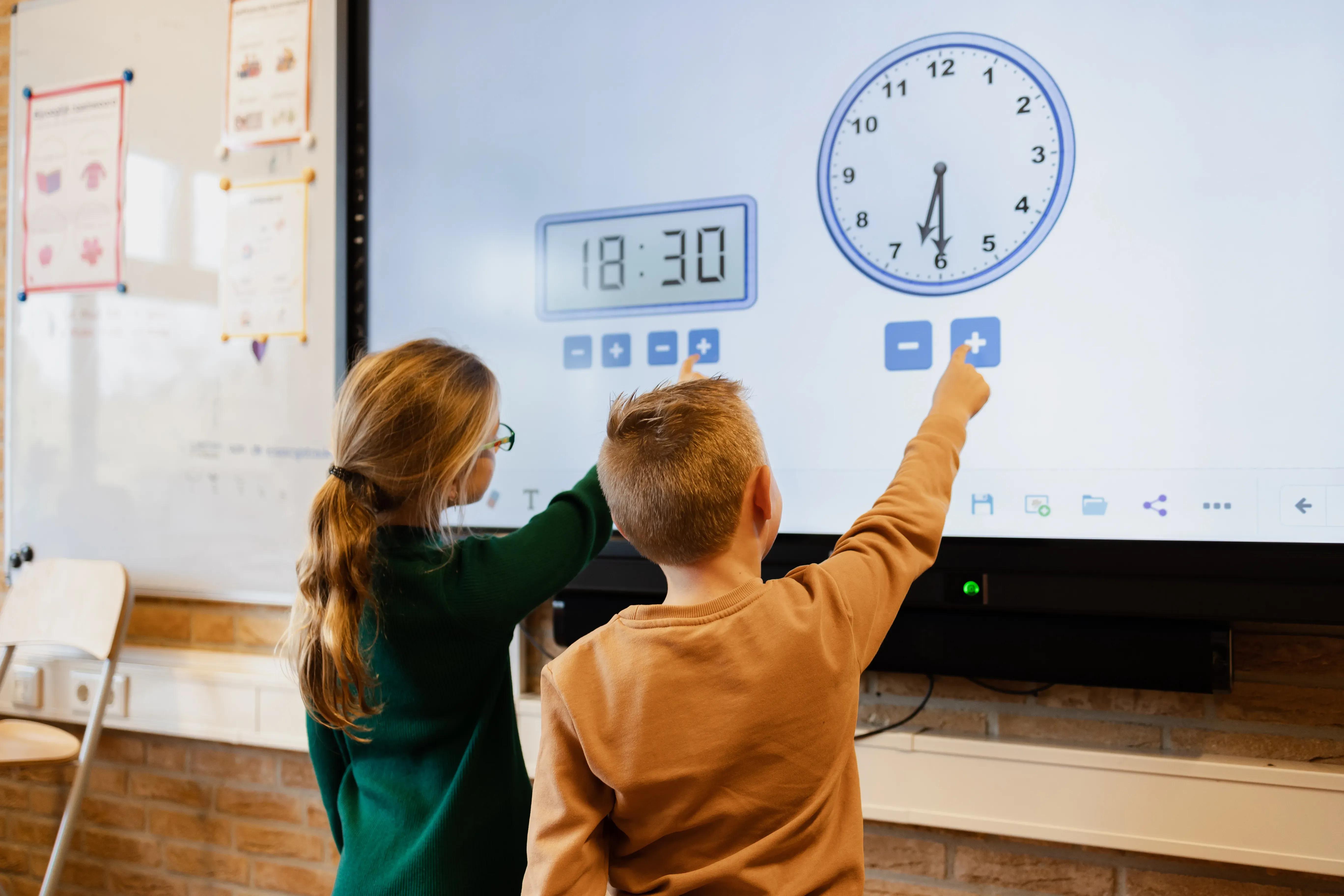 Teaching Clocks | Gynzy