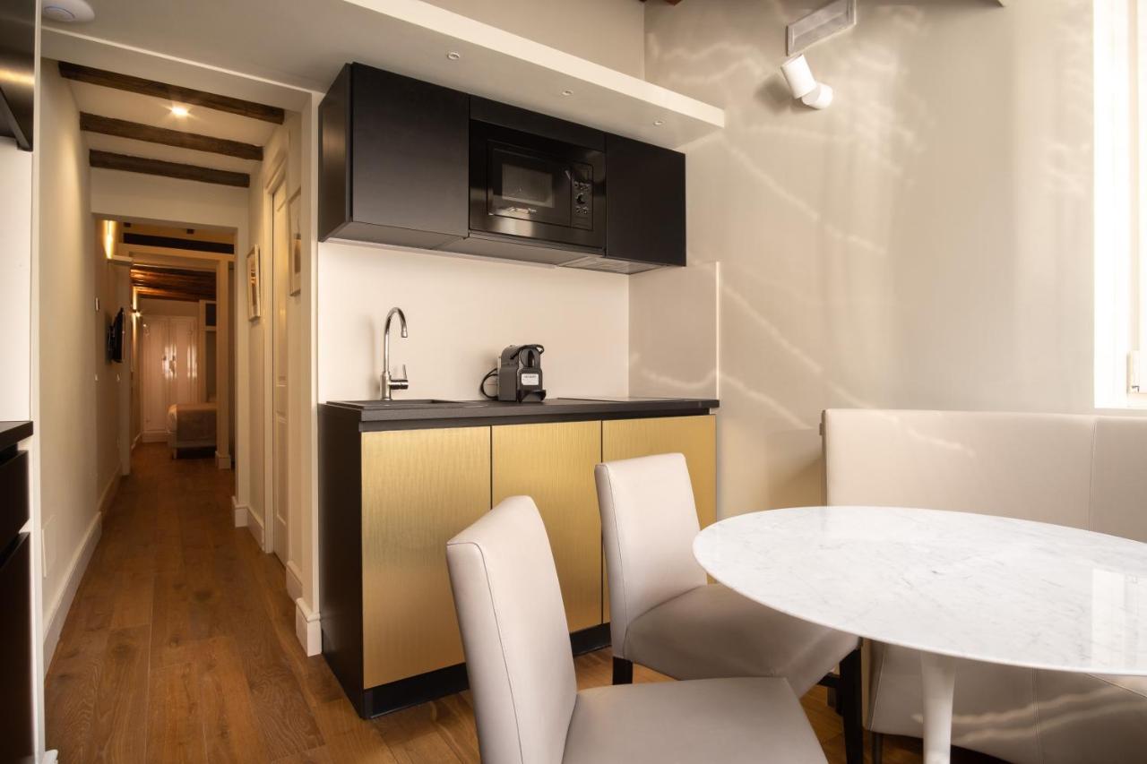 Suite Balcony,1021589161:JPEG