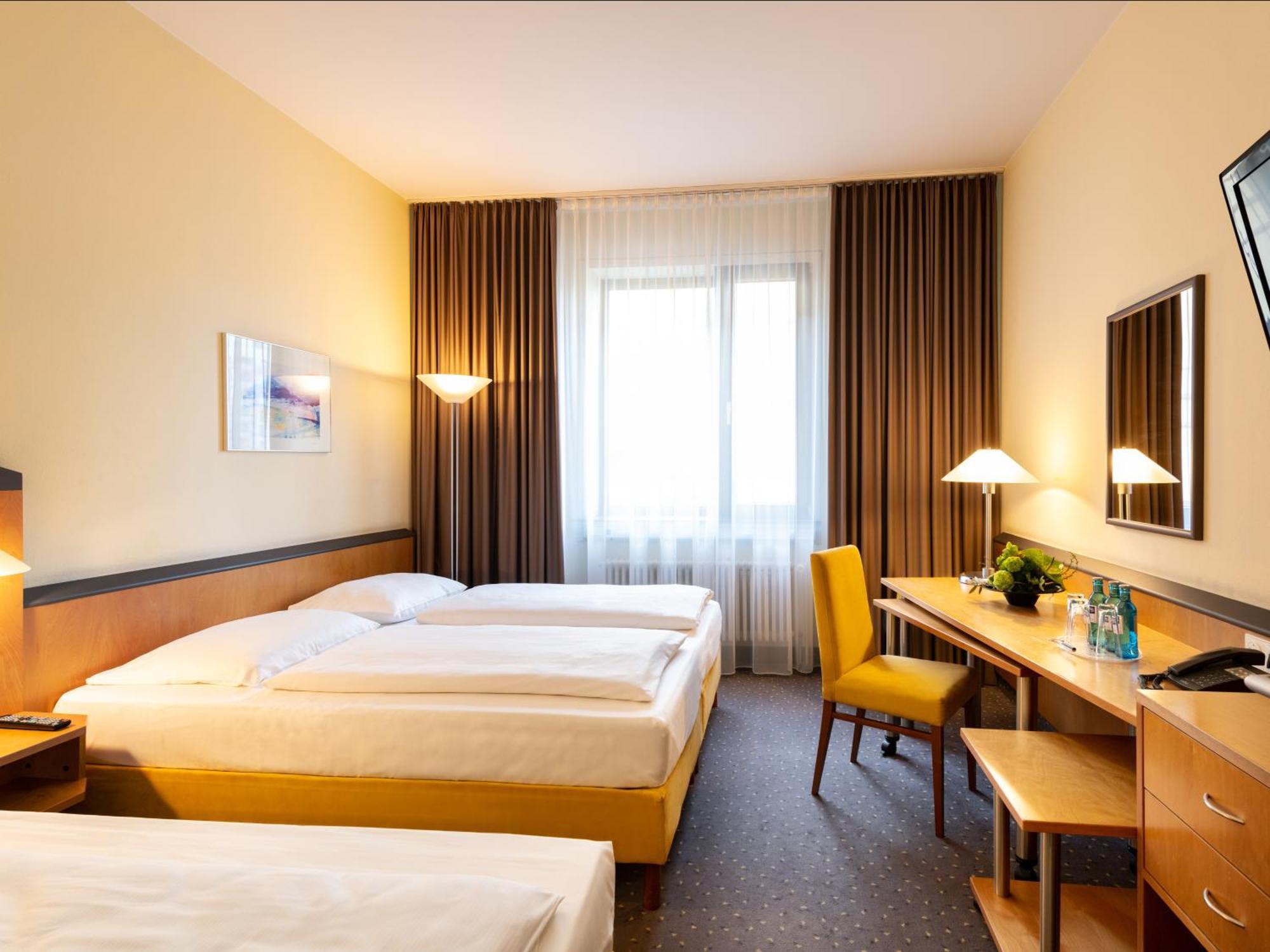 Triple Room,1344512075:JPEG