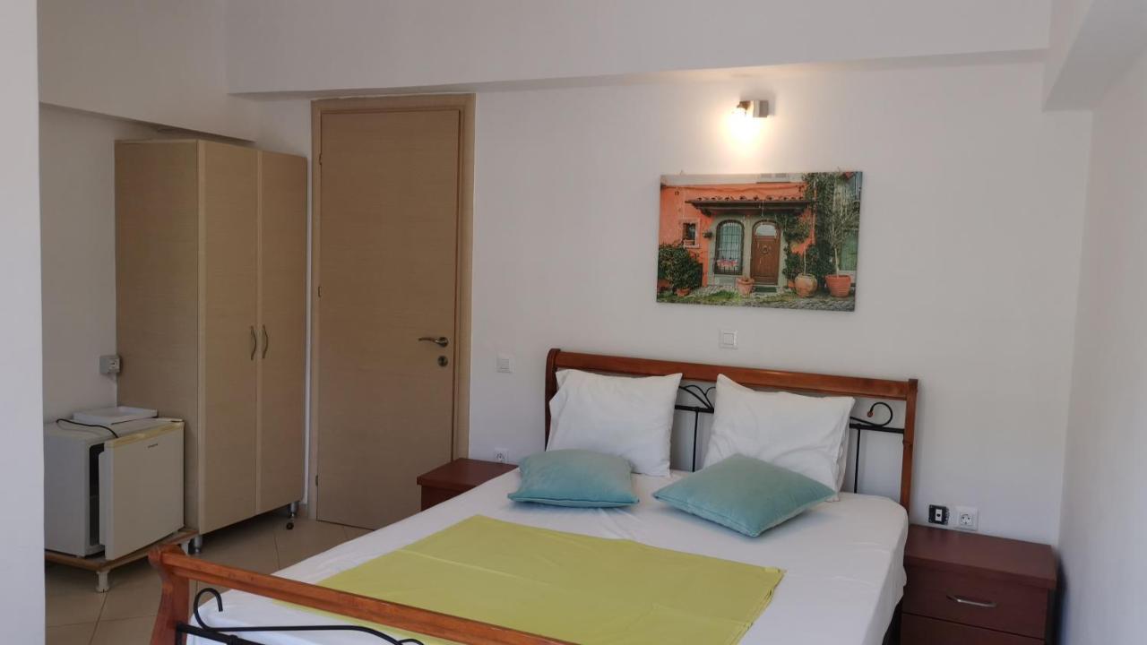 Double or Twin Room with Mountain View