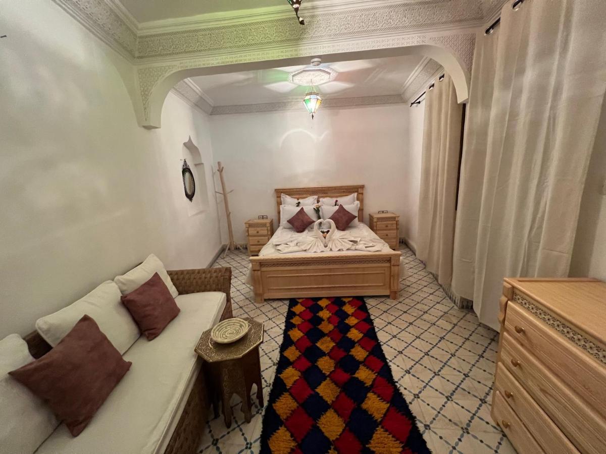 Deluxe Double Room Bath,1298869339:JPEG