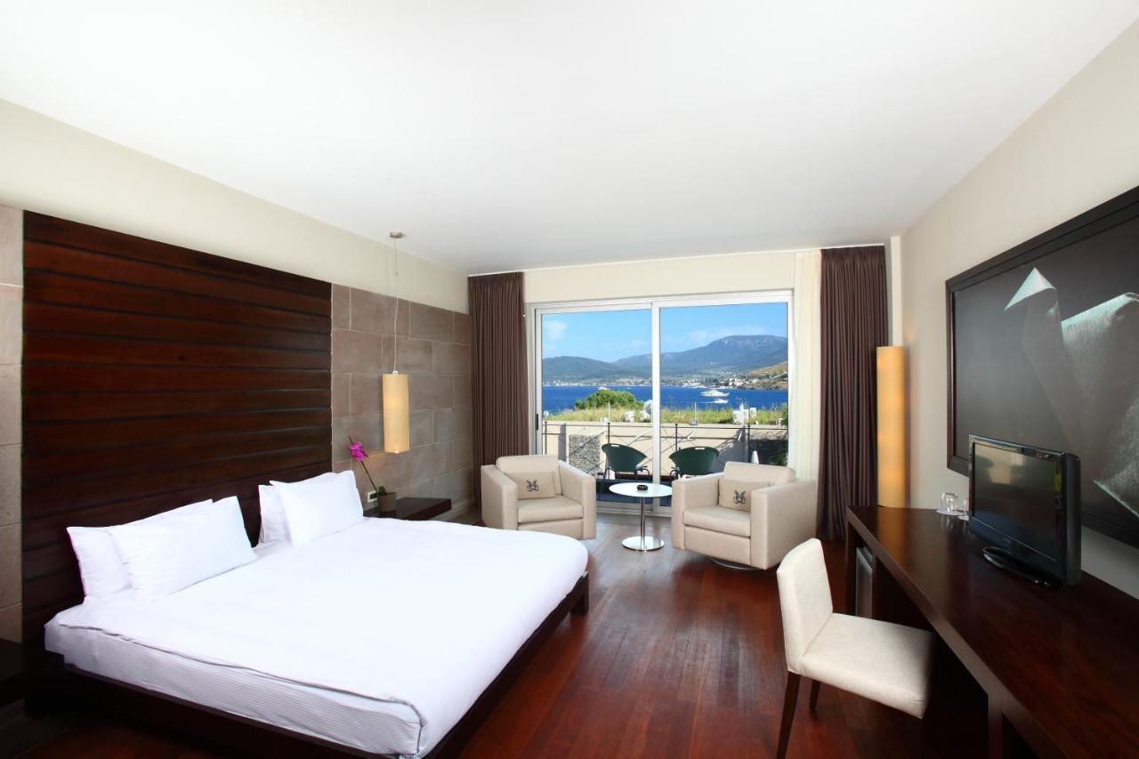 Deluxe Double Room with Sea View,1533303220:JPEG