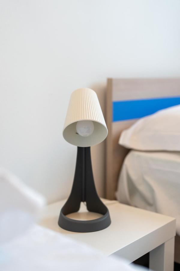 Single Bed in Dormitory Room,1386399152:JPEG