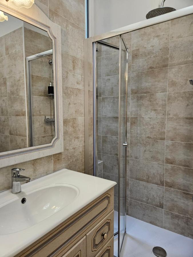 Large Double Room,1462211668:JPEG