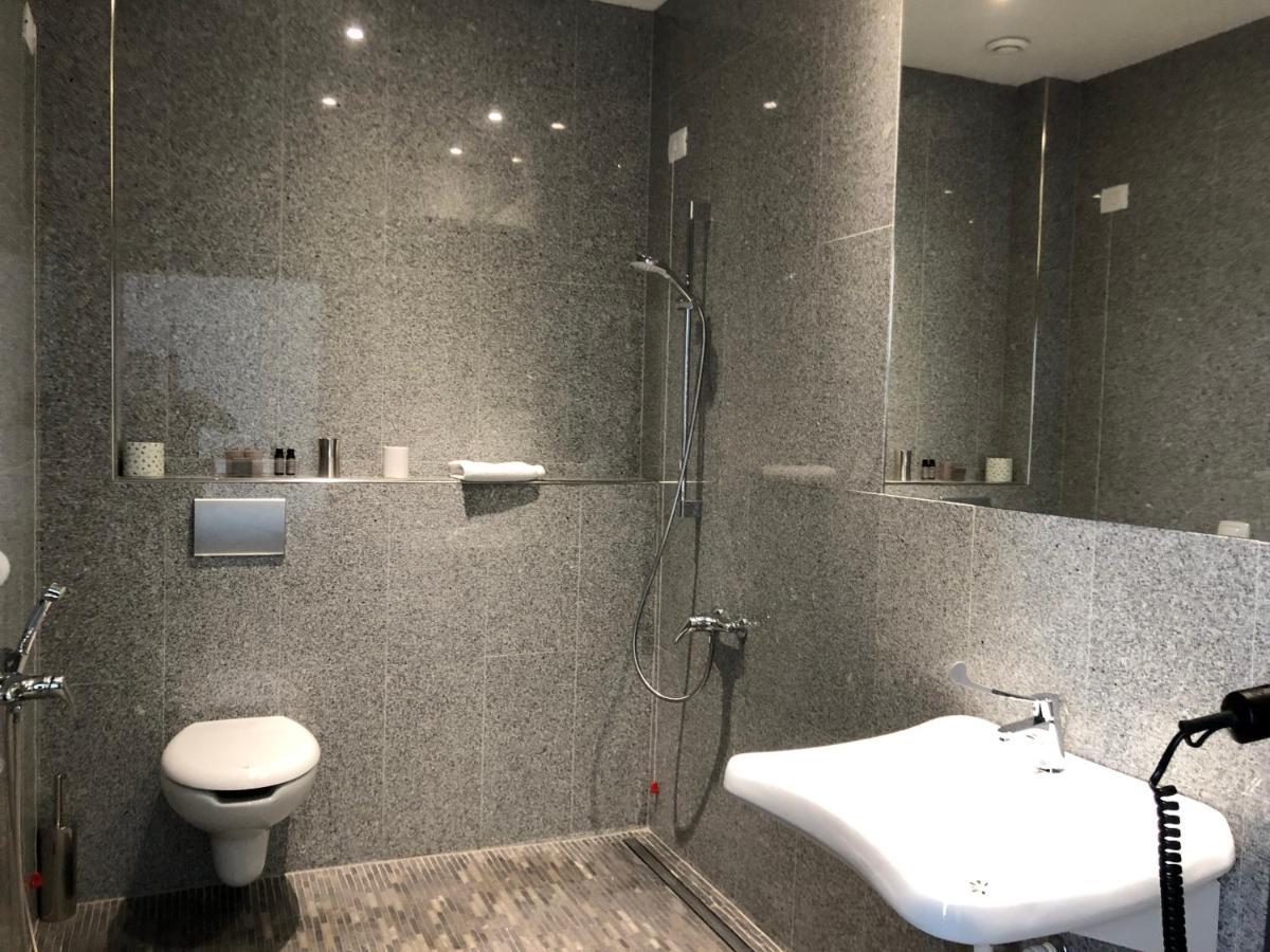Standard Single Room,1487906506:JPEG