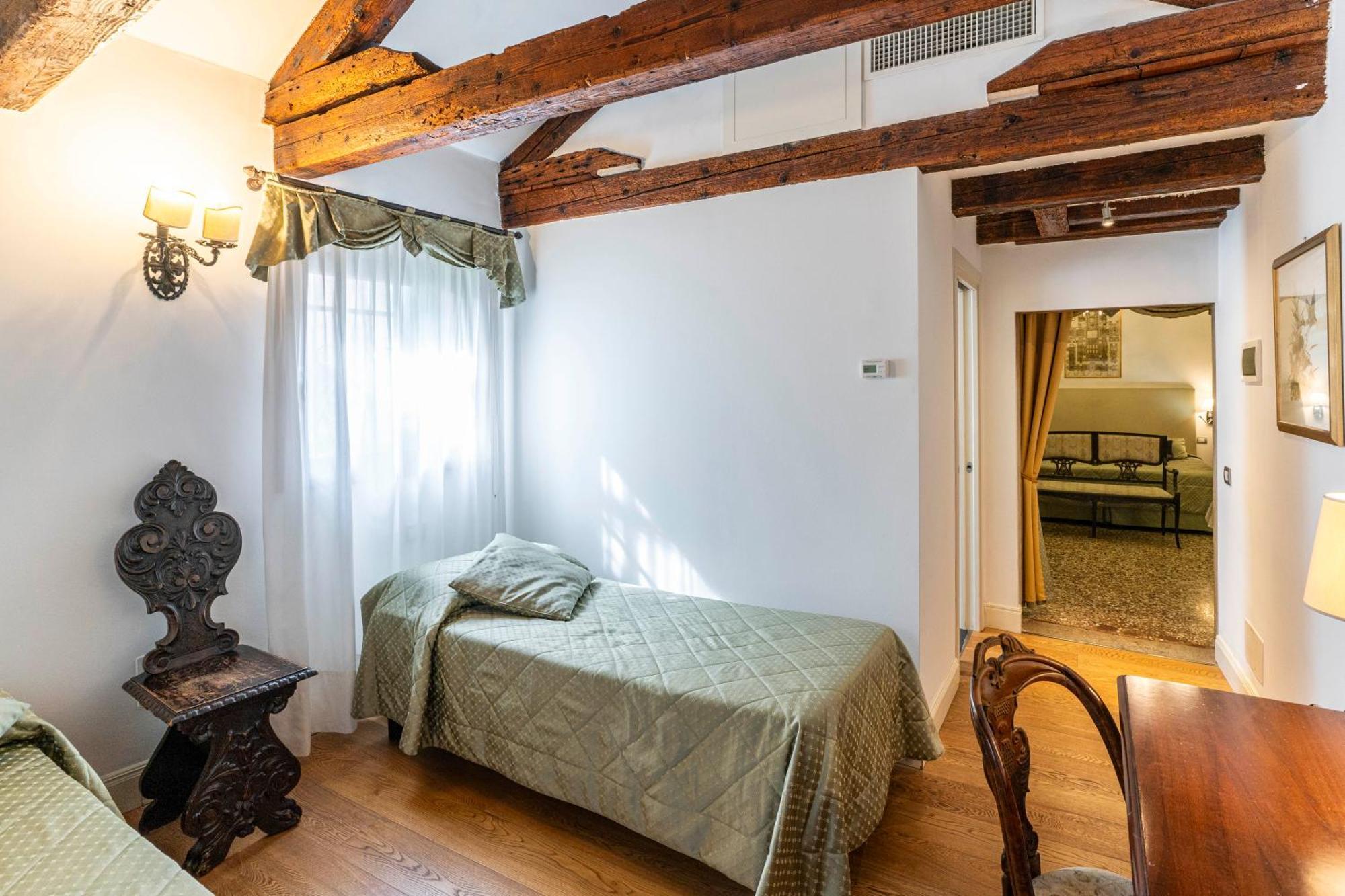 Suite met Kingsize Bed en Balkon