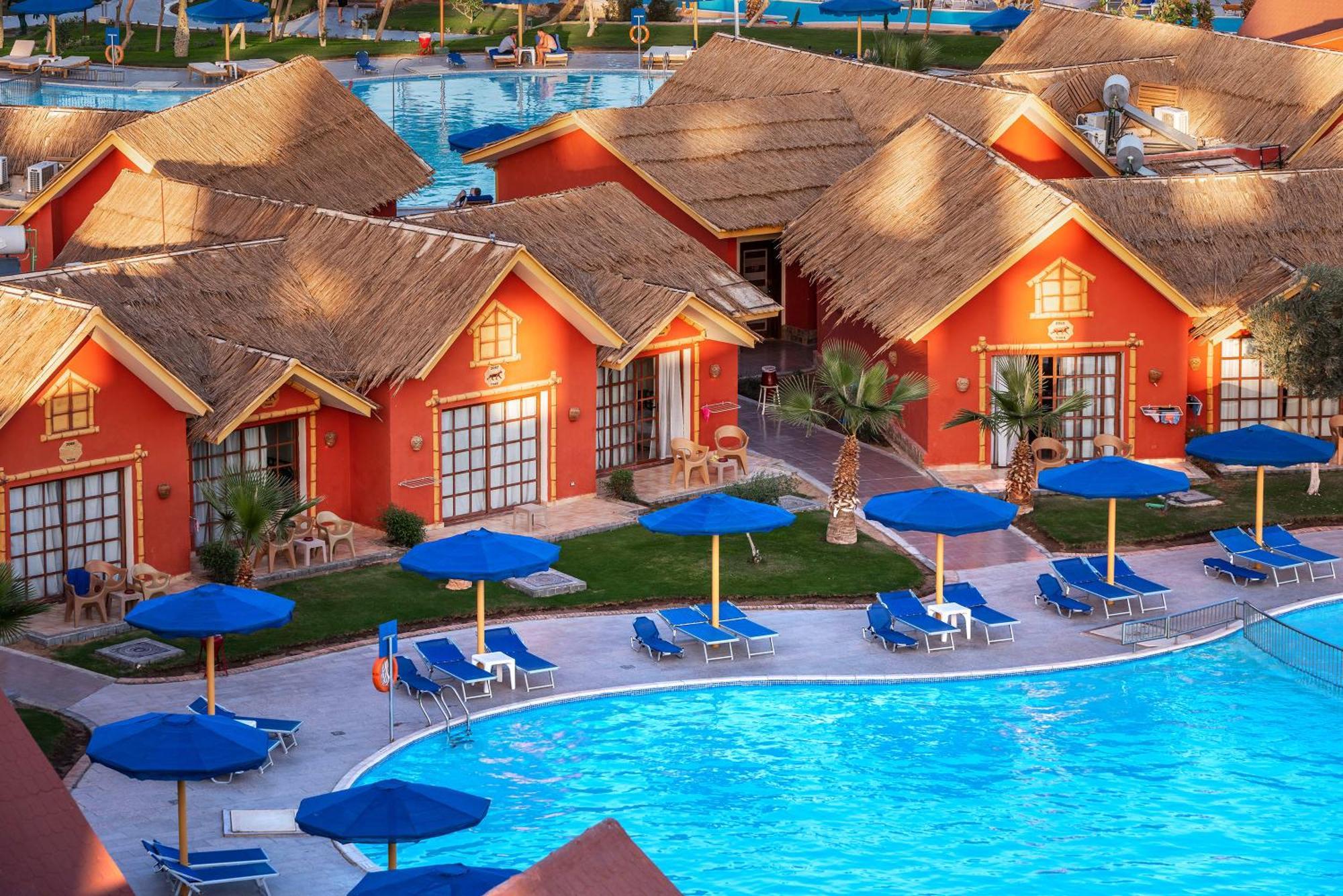 Bungalow avec Accès Direct à la Piscine - Vue sur Piscine