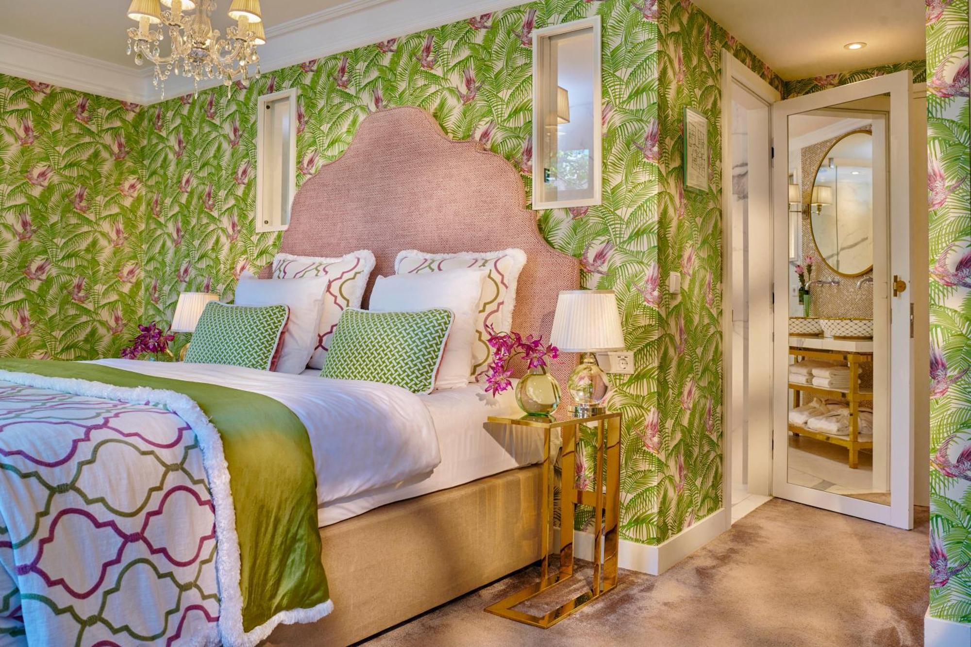 Quarto Deluxe com Cama de Casal ou 2 de Solteiro e Vista do Canal