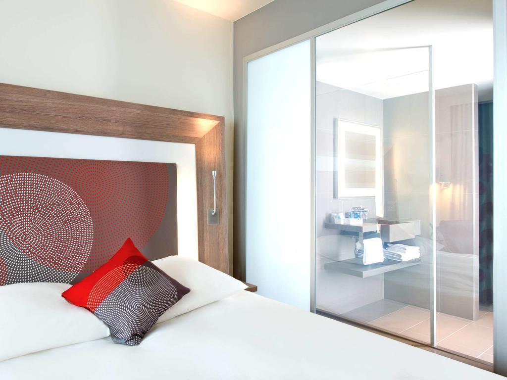 Chambre Lit Queen-Size Premium avec 2 Canapés-Lits Simples
