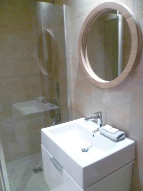 Double Room,51279445:JPEG