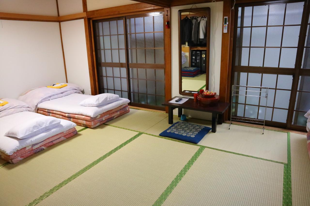 Japanese-Style Family Room with Shared Bathroom,829347710:JPEG