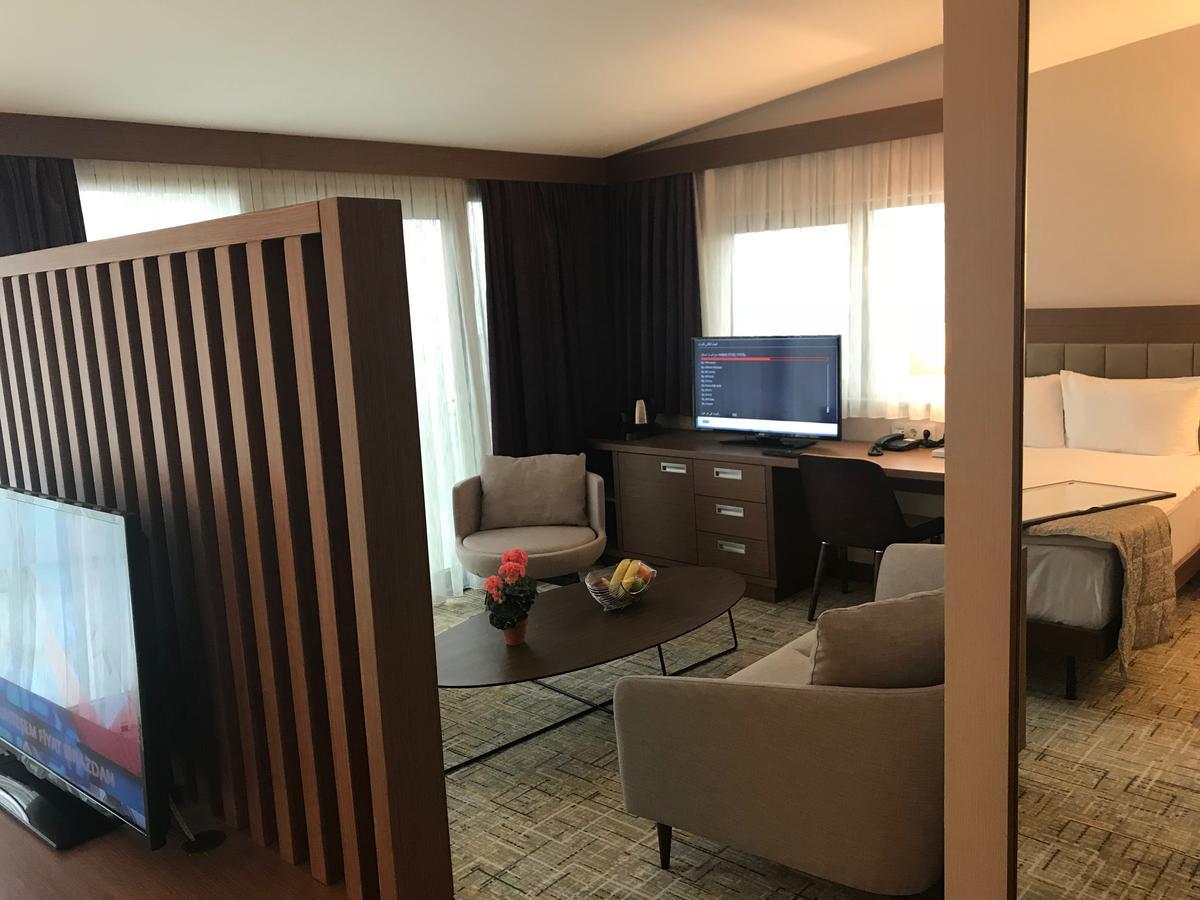 Suite with Terrace,544489869:JPEG