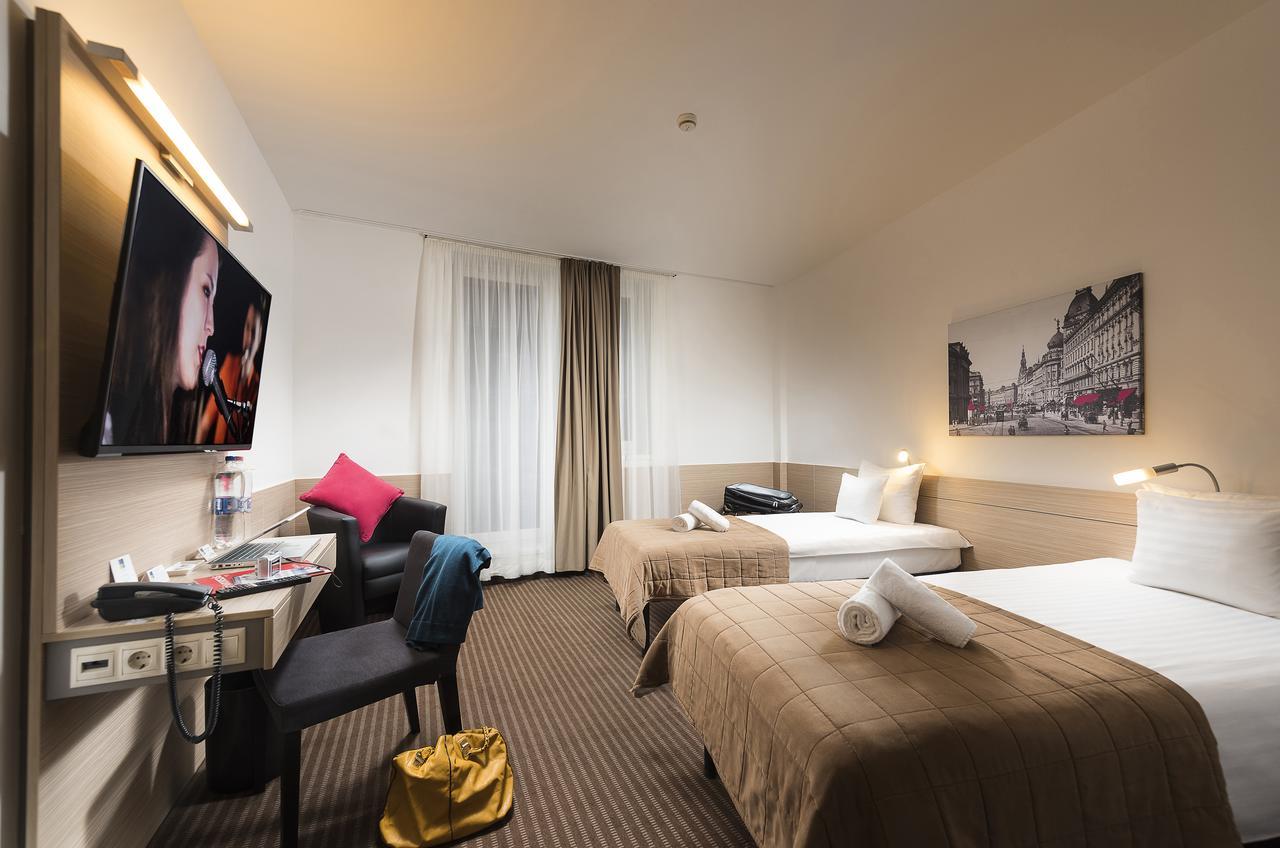 Standard Double or Twin Room,1209867499:JPEG