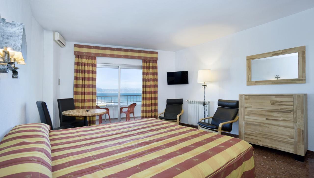 Studio with Side Sea View (2 Adults + 1 Child),805805652:JPEG