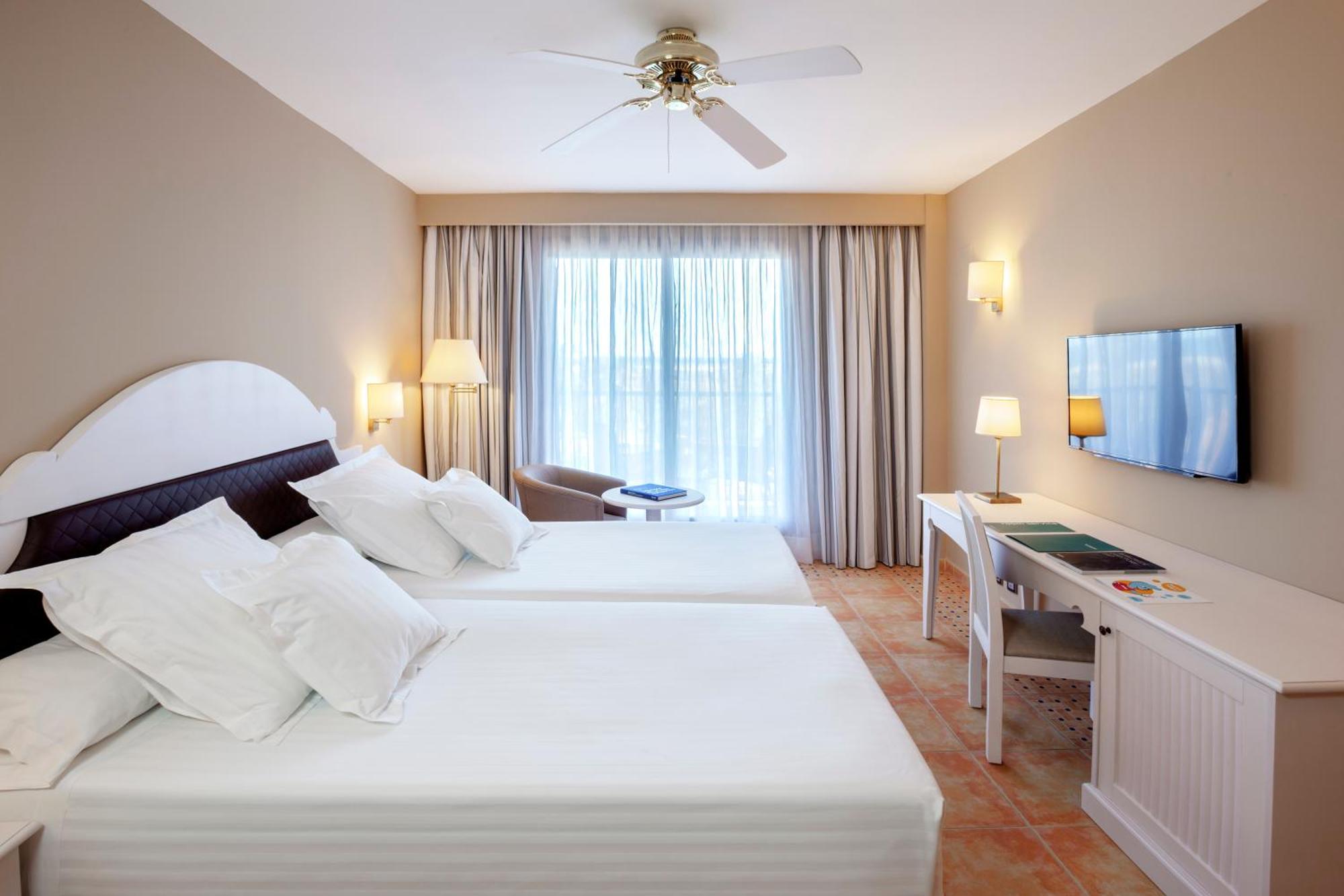 Superior Twin Room,909522283:JPEG