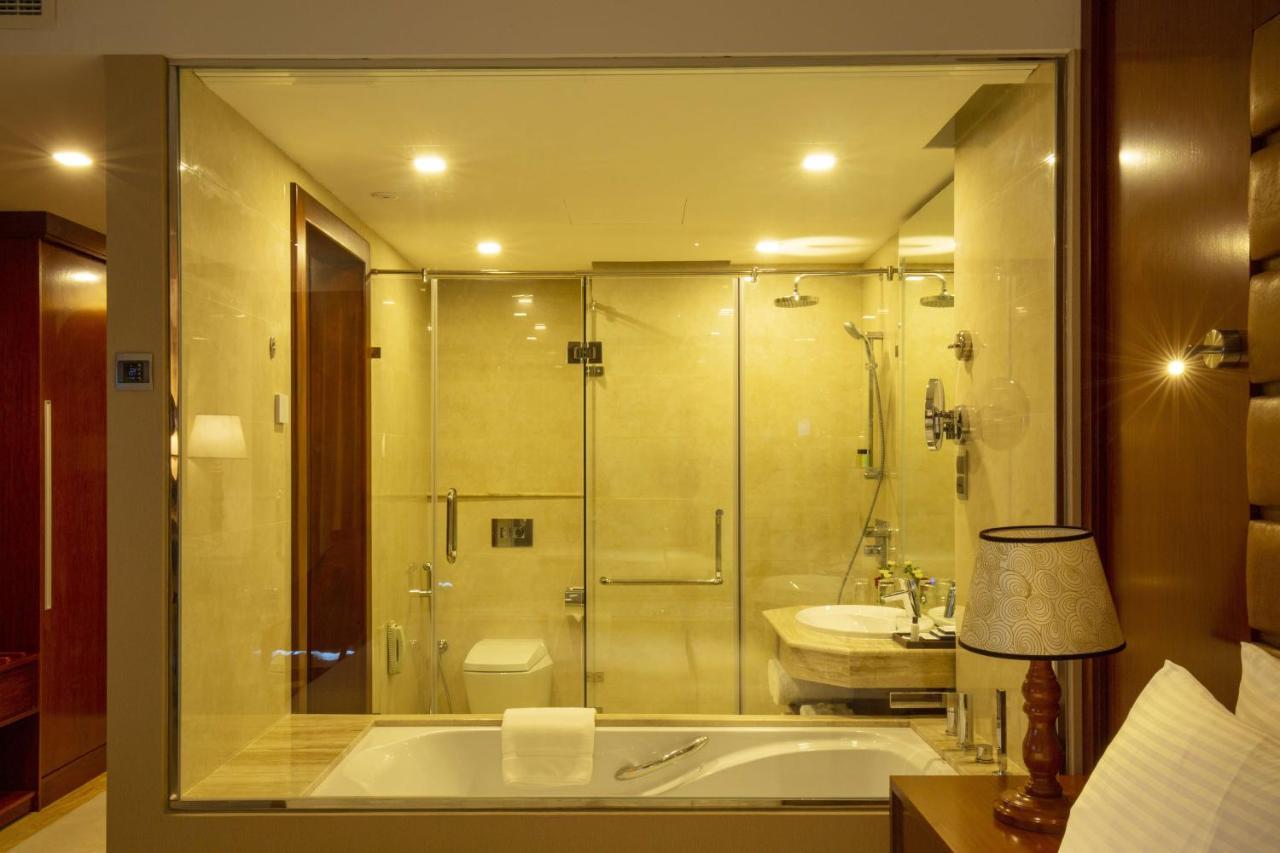 Chambre Lit King-Size Signature Plus - Vue sur Mer - Visite de la Ville et Accès Gratuit au Salon de la Plage