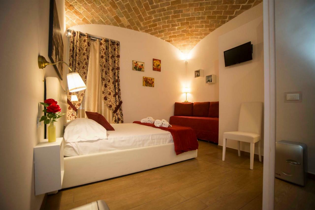 Deluxe Room (2 Adults + 1 Child),851090165:JPEG