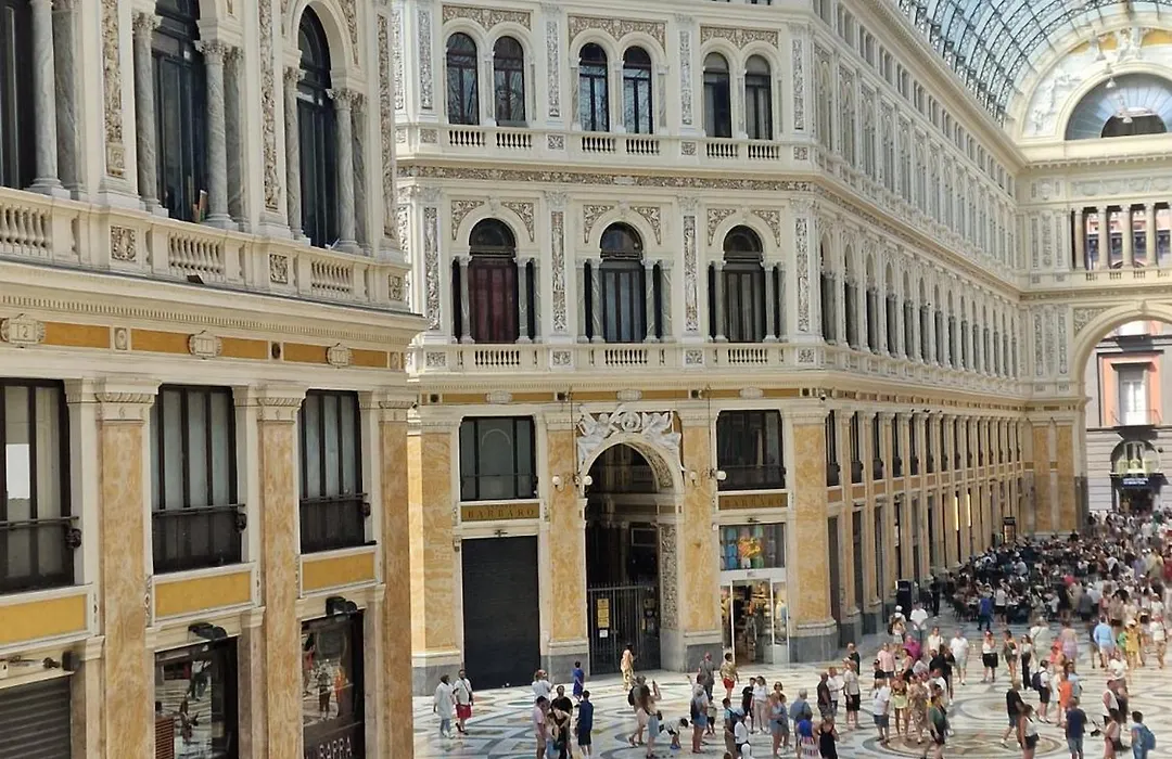 Suite Galleria Umberto I-1
