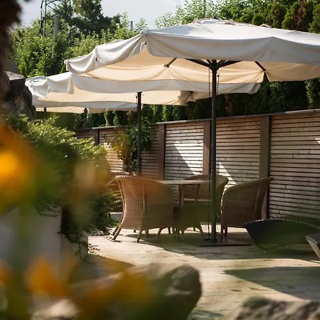 Hotel Frangart An Der Weinstrasse-3