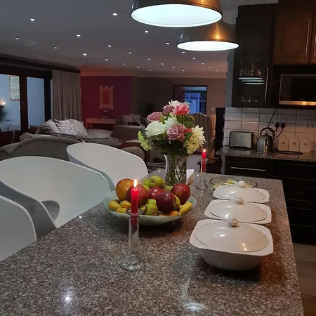 Dinaledi House-2