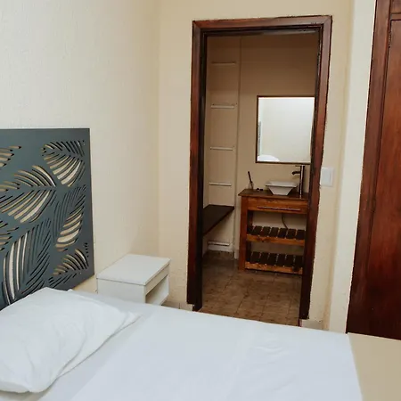 Isondu Suites & Breakfast-3