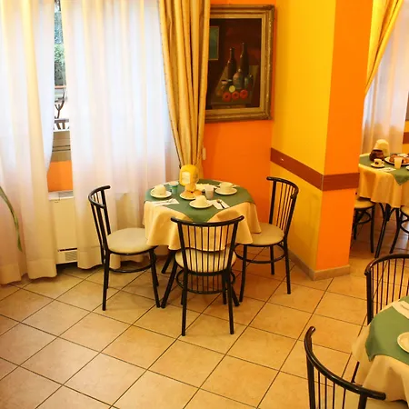 Hotel Sara-3