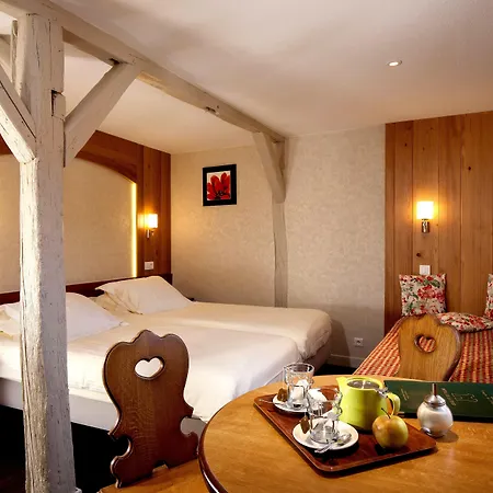 Logis Hotel De La Tour-2