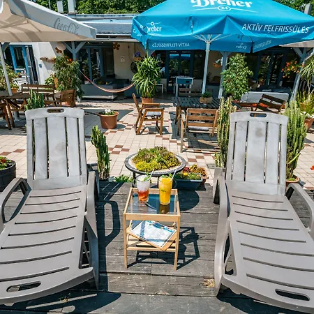 Island Hostel Budapest (Adults Only)-3