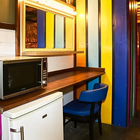 Amsterdam Teleport Hotel - Free Parking-3