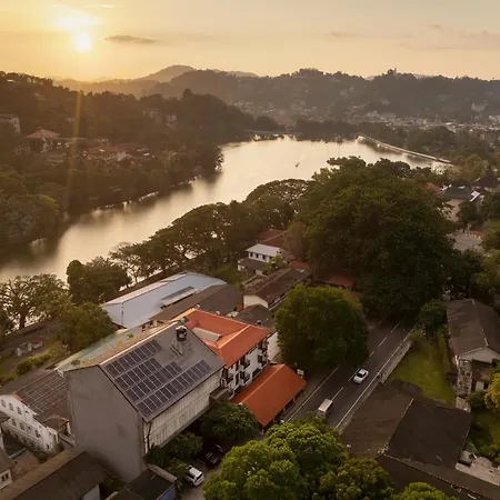 Lake Avenue Hotel Kandy-2