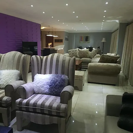 Dinaledi House-3