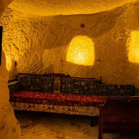 Unicorn Cave Hotel-2