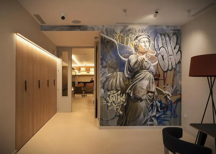 Hotel Mythic Valenza