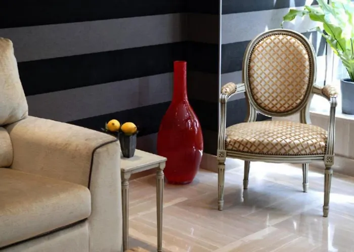 Hotel Volney Opera