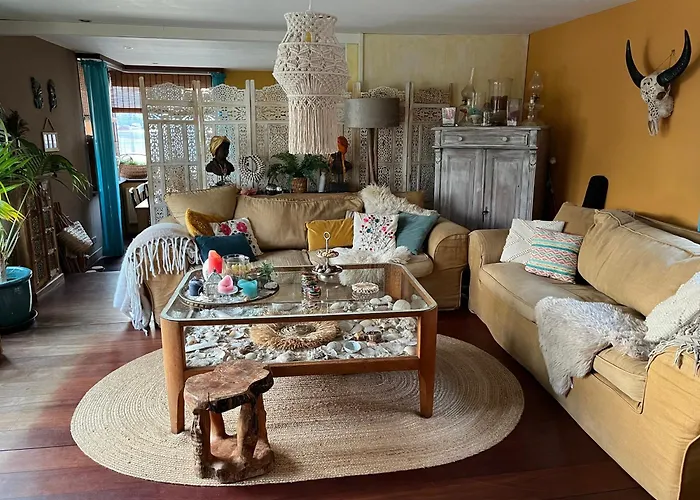Anna'S Houseboat Bed & Breakfast