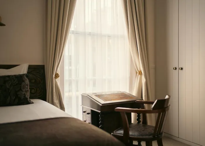 Hotel Bower House London