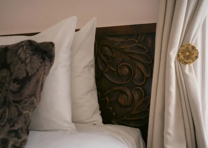 Hotel Bower House London