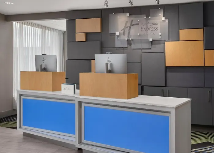 Holiday Inn Express & Suites - Aurora By Ihg