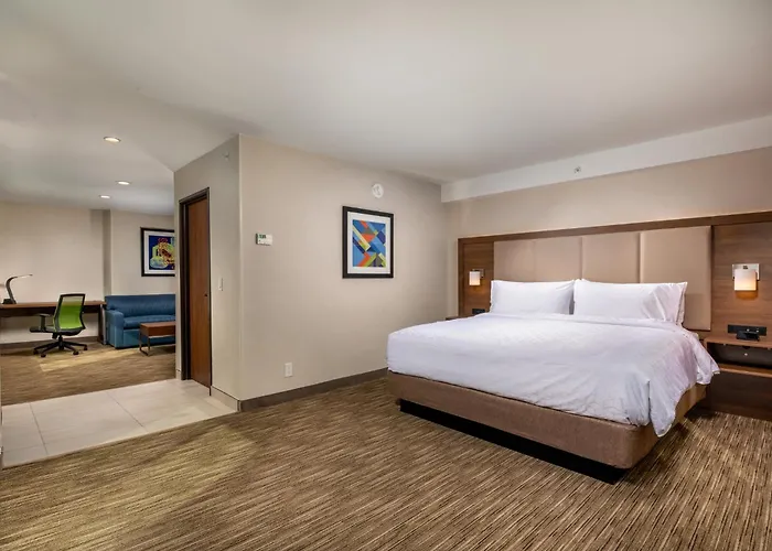 Holiday Inn Express & Suites Chatsworth By Ihg